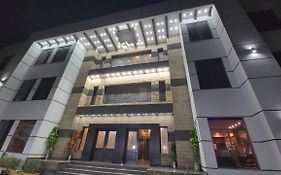 Royaute Luxury Hotel Sialkot